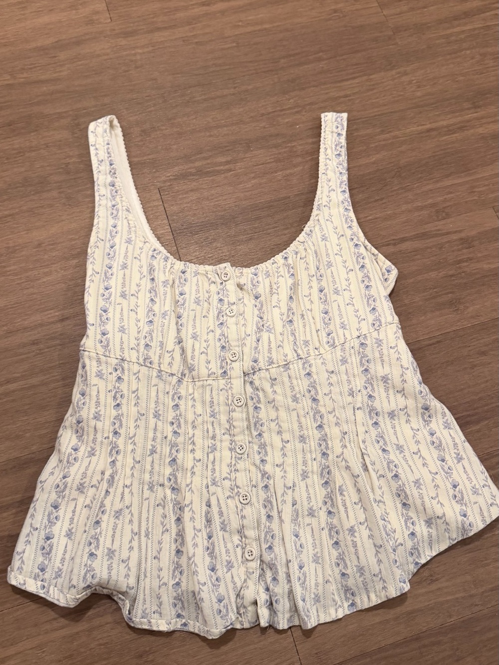 Sleeveless Button-Front Floral Peplum Top in Cream and Light Blue